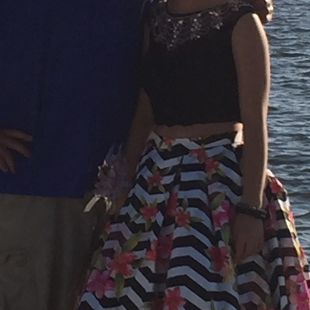 prom dress - Picture 3 of 4